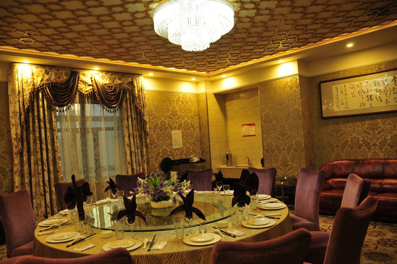 Urumqi Jingu Hotel Exterior foto